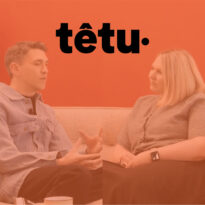 têtu·
